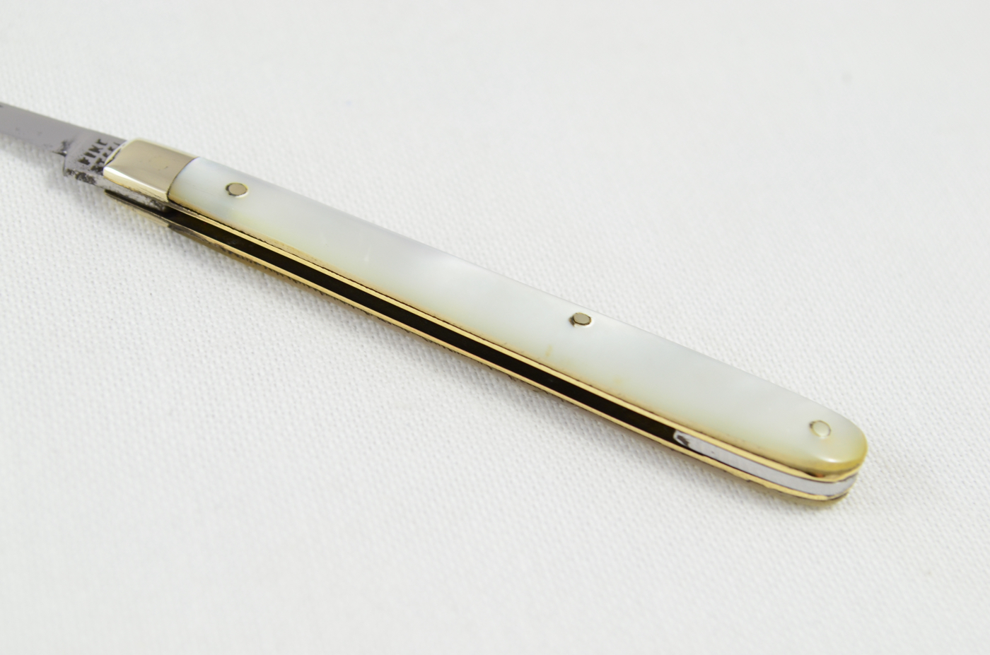 Fine Steel Quill Knife With Mother Of Pearl Scales - Image 3