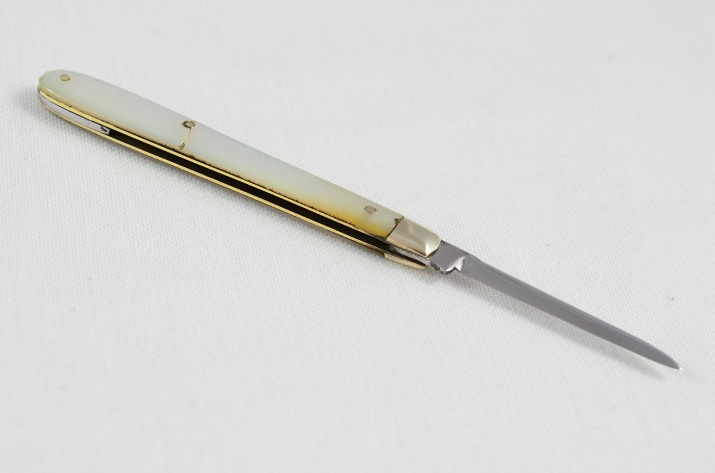 Fine Steel Quill Knife With Mother Of Pearl Scales - Image 4