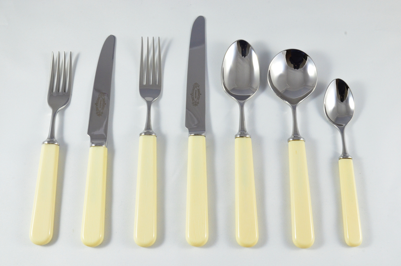 New Fantastic Genuine Cream Handle 7 Piece Place Setting Mirror