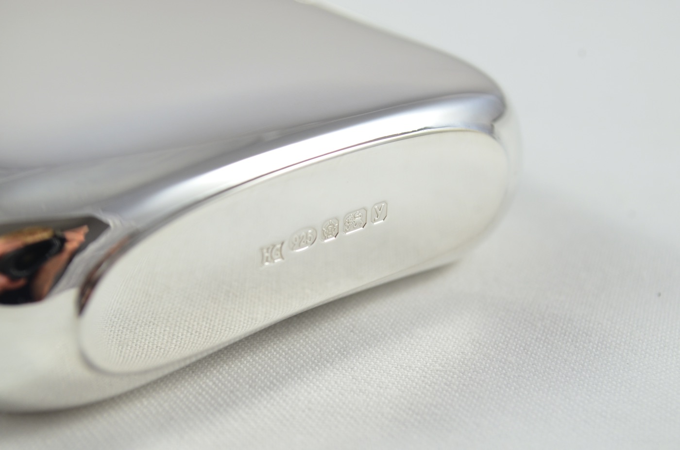 A Sterling Silver Square Hip Flask 8oz Bayonet Top Hallmarked 2023 - Image 2