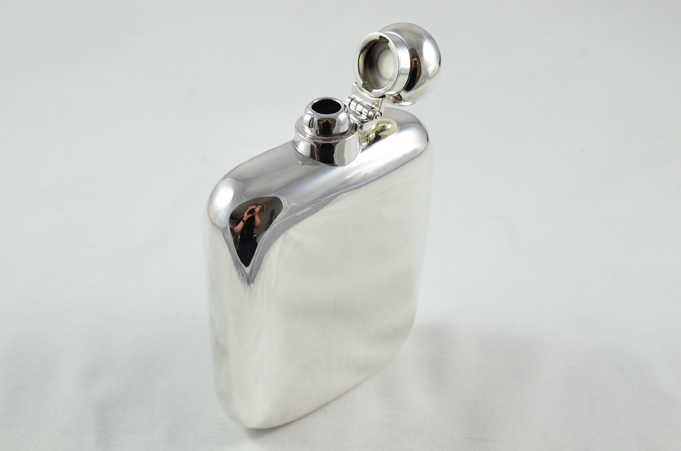 A Sterling Silver Square Hip Flask 8oz Bayonet Top Hallmarked 2023 - Image 4