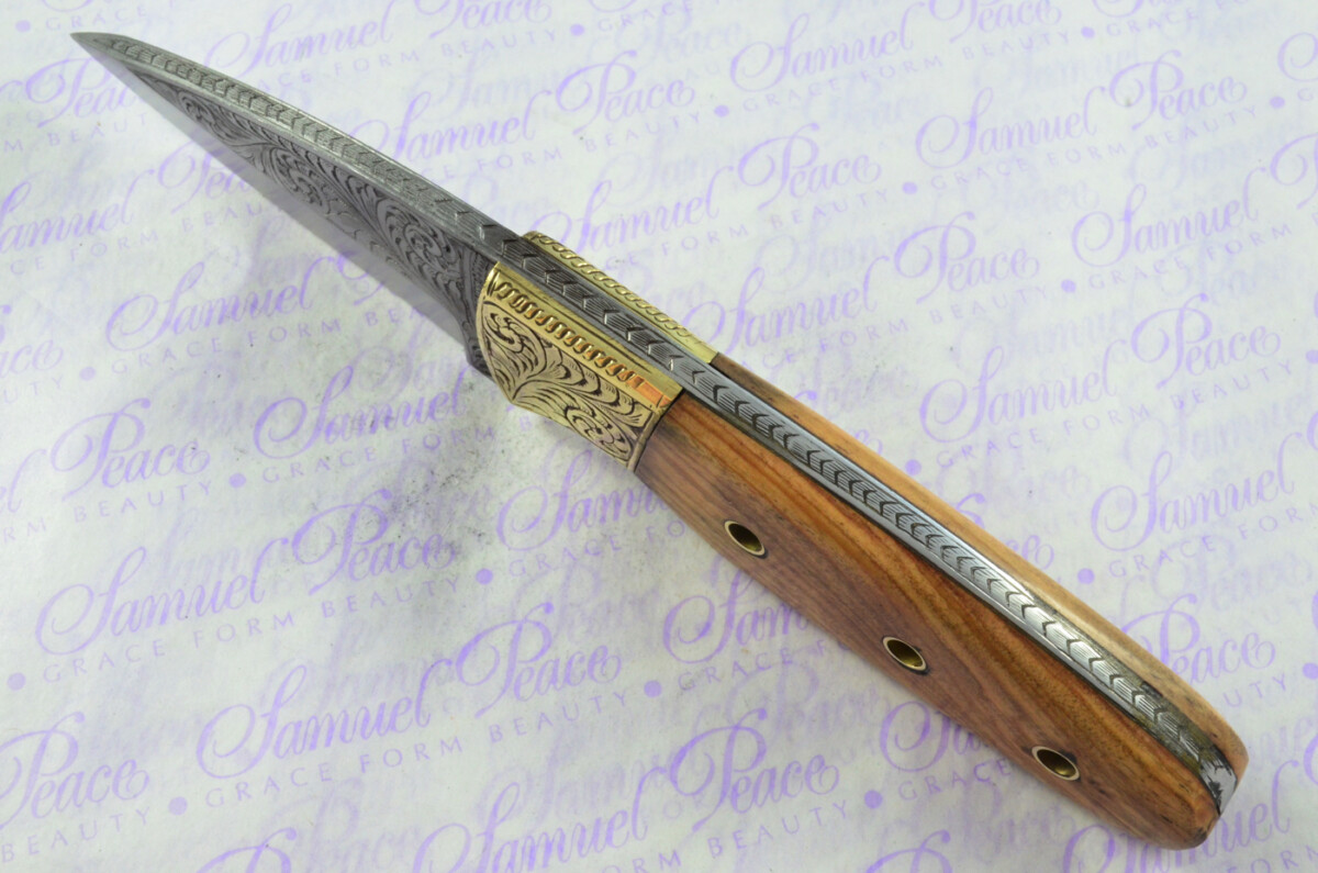 New Fantastic Hand Engraved Carbon 01 Tool Steel Hunting/Bowie Knife Olive Wood Scales Unbelievable Piece Pristine inc Leather Sheath - Image 3