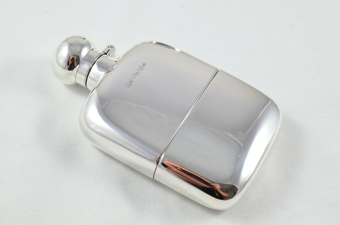 A Sterling Silver RARE JUBILEE ASSAY Square Hip Flask 4oz Bayonet Top With Cup Hallmarked 2023 - Image 7