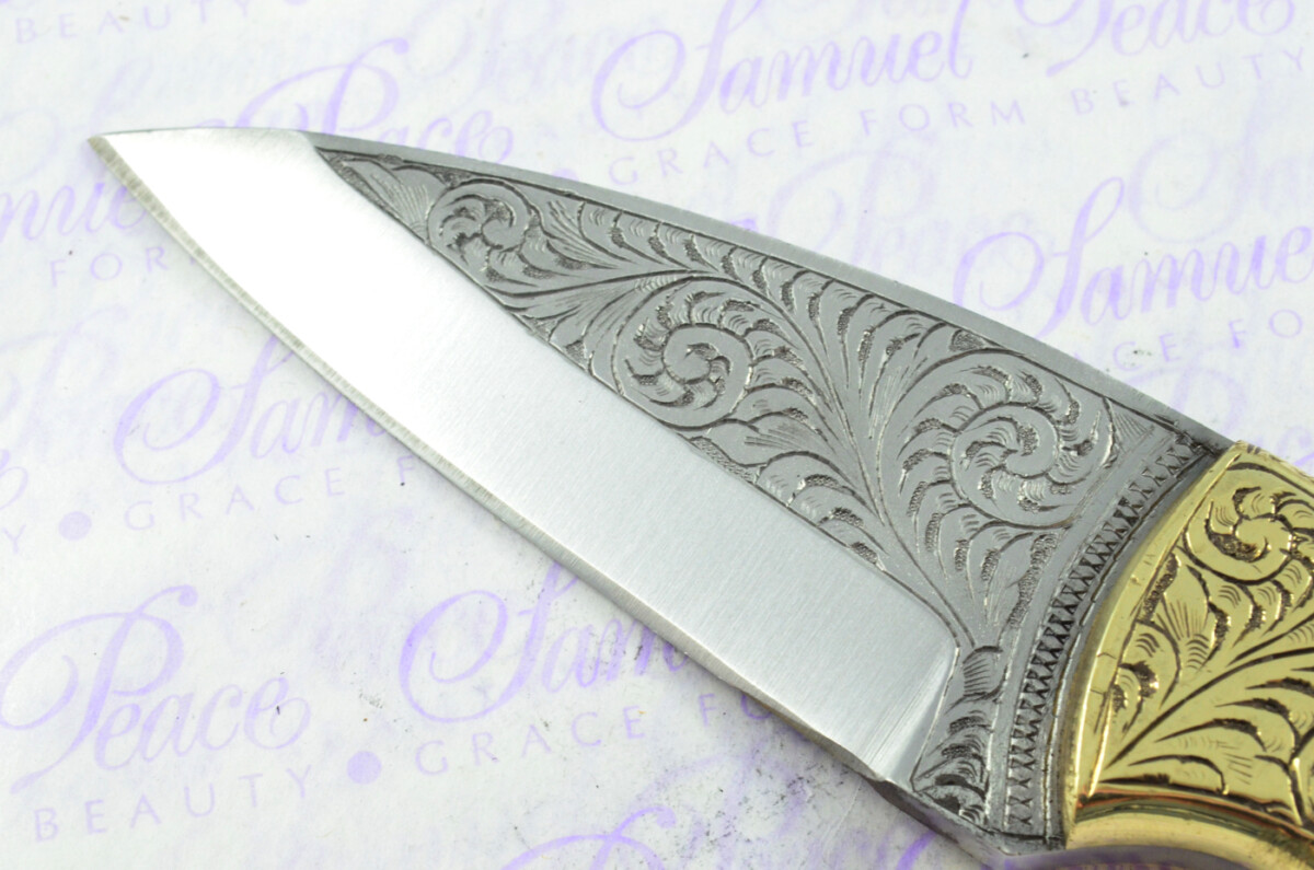 New Fantastic Hand Engraved Carbon 01 Tool Steel Hunting/Bowie Knife Olive Wood Scales Unbelievable Piece Pristine inc Leather Sheath - Image 6