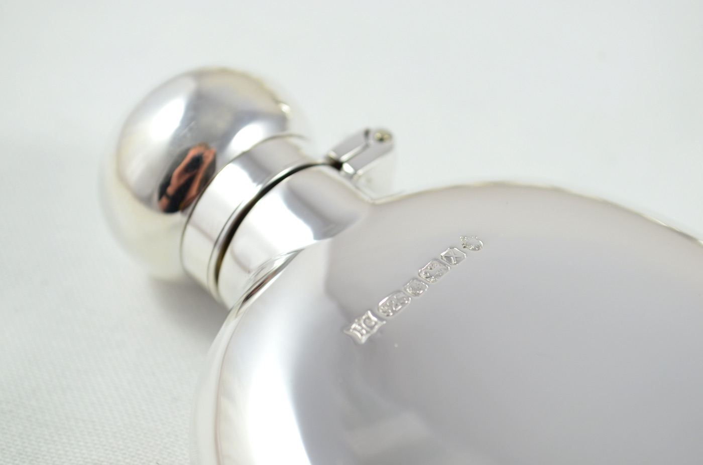 A Sterling Silver RARE JUBILEE ASSAY Oval Hip Flask 4oz Bayonet Top With Cup Hallmarked 2025 - Image 3