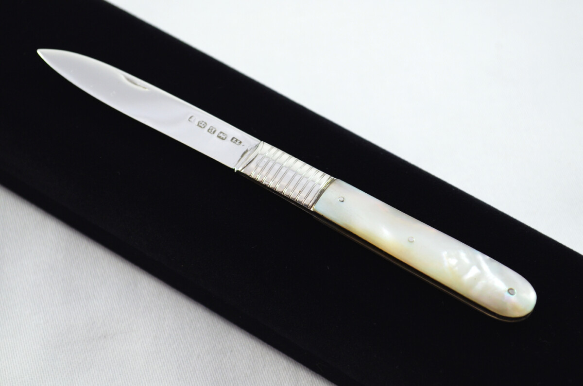 Sheffield Joseph Law Solid Silver Bladed Mother Of Pearl Scaled Pen/Fruit Knife 1827