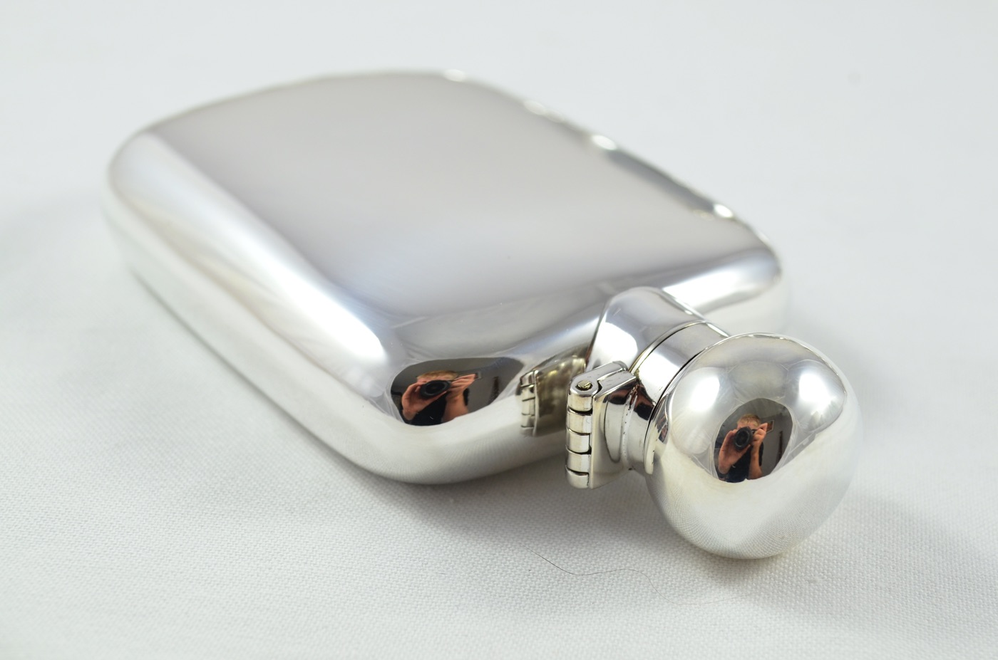 A Sterling Silver Square Hip Flask 4oz Bayonet Top Hallmarked 2023 - Image 4