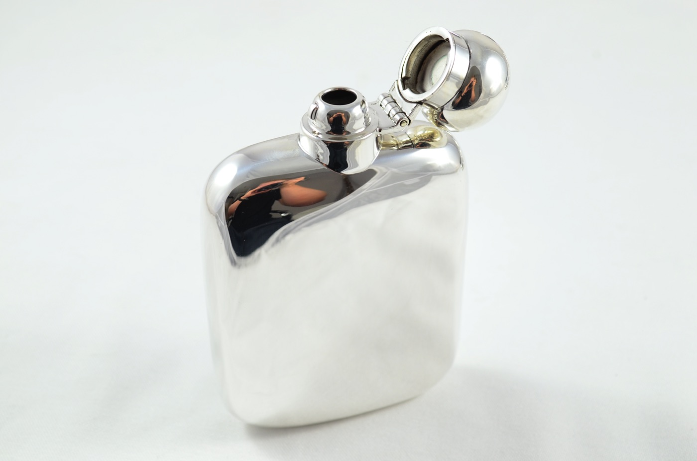 A Sterling Silver Square Hip Flask 4oz Bayonet Top Hallmarked 2023 - Image 5