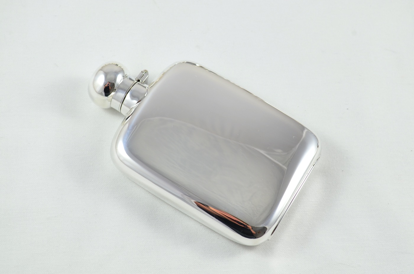 A Sterling Silver Square Hip Flask 6oz Bayonet Top Hallmarked 2025