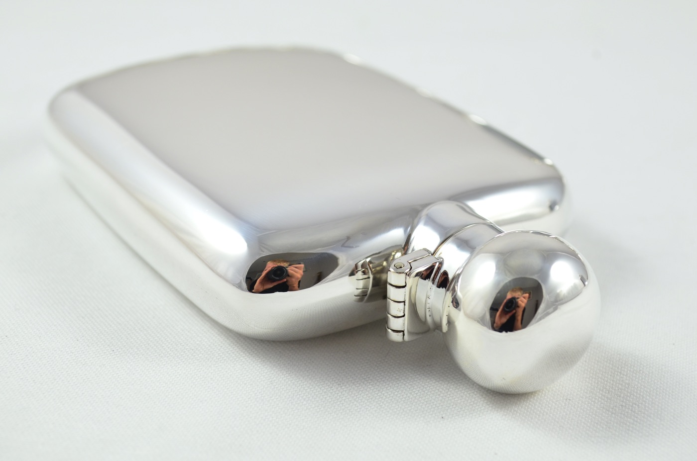 A Sterling Silver Square Hip Flask 6oz Bayonet Top Hallmarked 2025 - Image 3