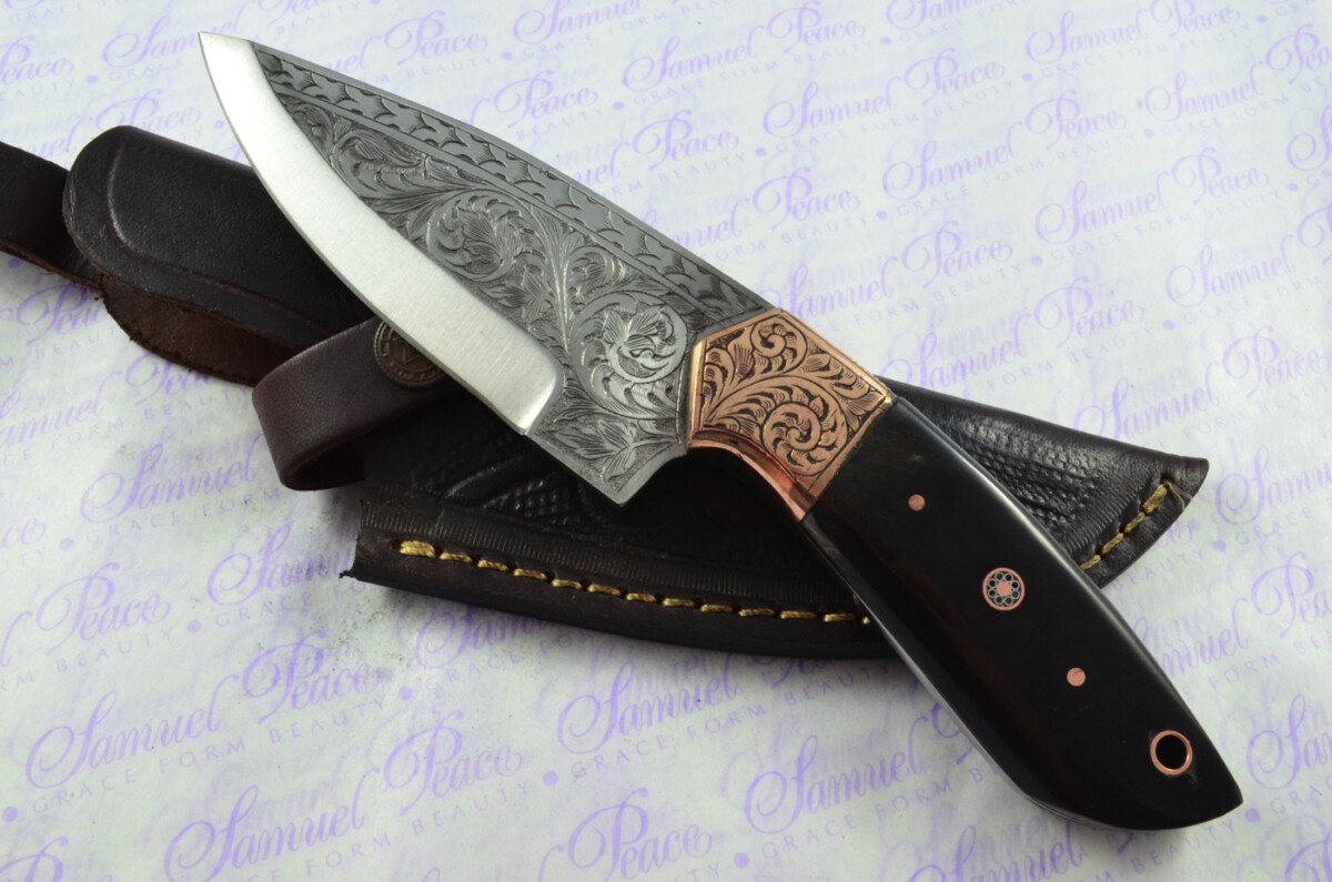 New Fantastic Hand Engraved Carbon 01 Tool Steel Hunting/Bowie Knife Buffalo Scales Unbelievable Piece Pristine inc Leather Sheath