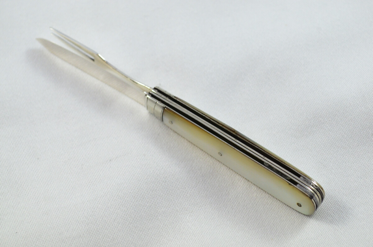 Sheffield 2 Piece Travelling Knife and Fork Set Pearl Scaled 1903 - Image 7