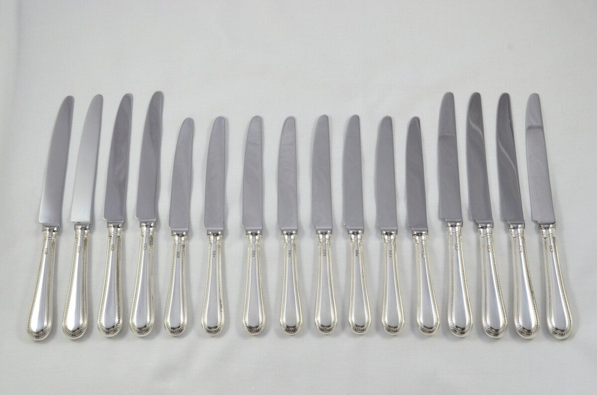Remarkable Carr's Sheffield Set Of 8 Sterling Silver Table Knives and 8 Dessert Knives Bead Pattern 1993