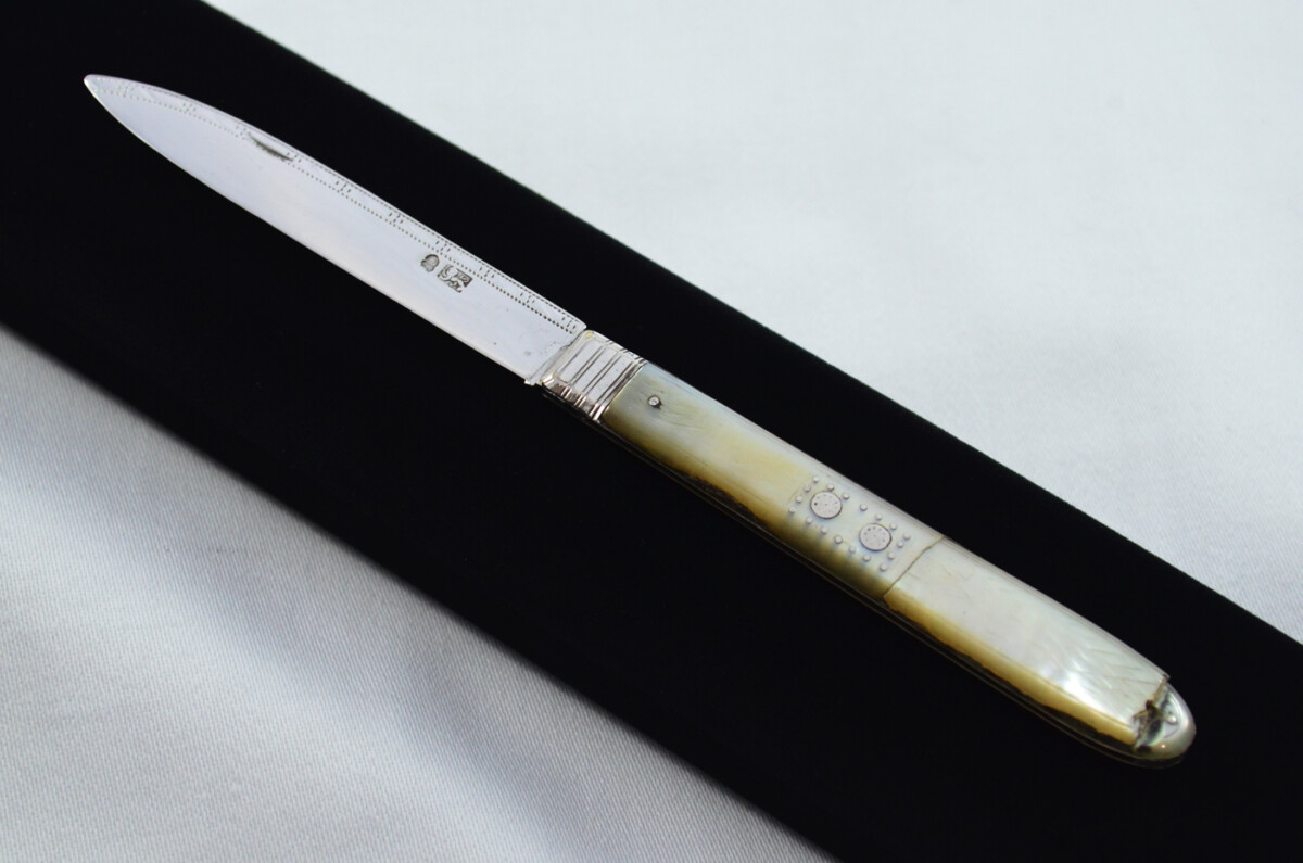 Sheffield Antique Solid Silver Bladed Mother Of Pearl Scaled Pen/Fruit Knife 1798
