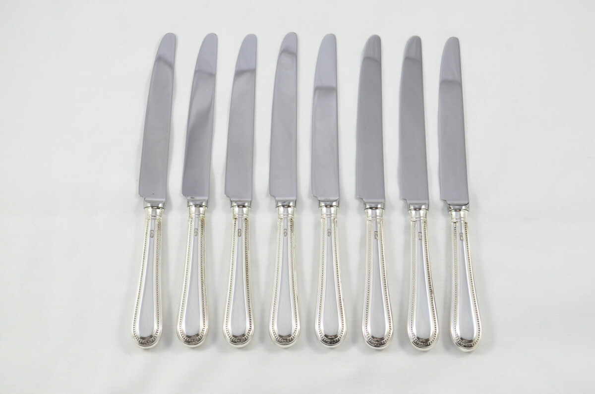 Remarkable Carr's Sheffield Set Of 8 Sterling Silver Table Knives and 8 Dessert Knives Bead Pattern 1993 - Image 5