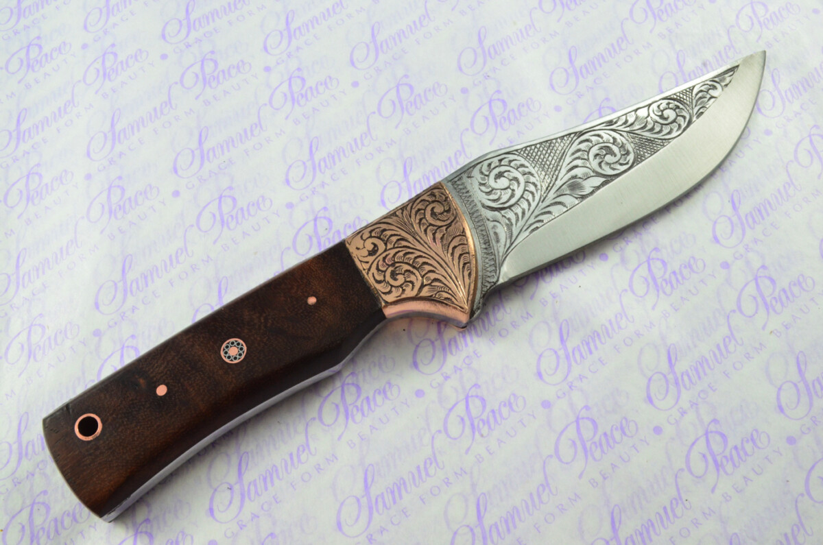 New Fantastic Hand Engraved Carbon 01 Tool Steel Hunting/Bowie Knife Rosewood Scales Unbelievable Piece Pristine inc Leather Sheath - Image 7