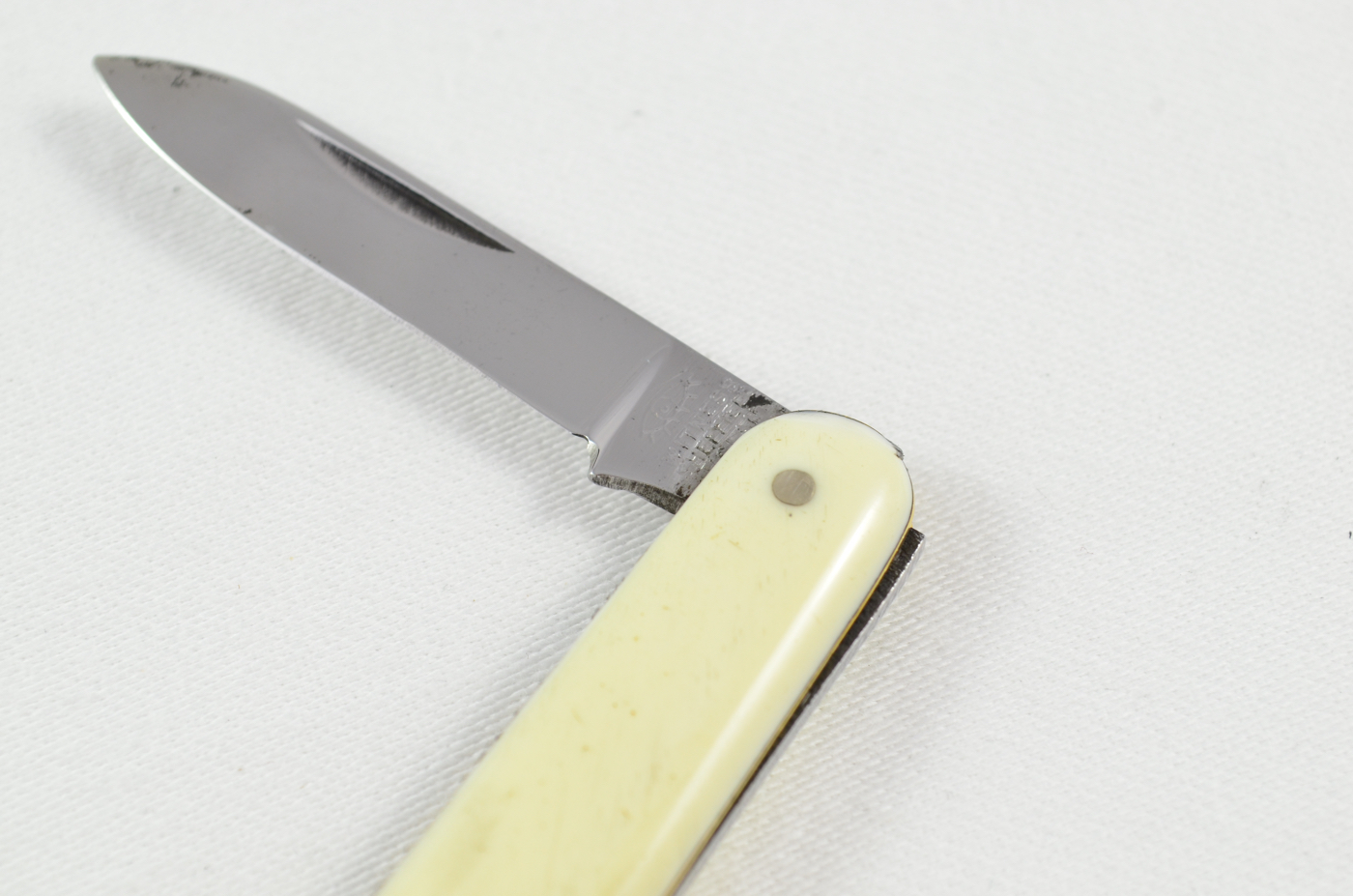T.E.W Plastic Imitation Ivory Handled Pen Knife Sheffield c.1960 - Image 5
