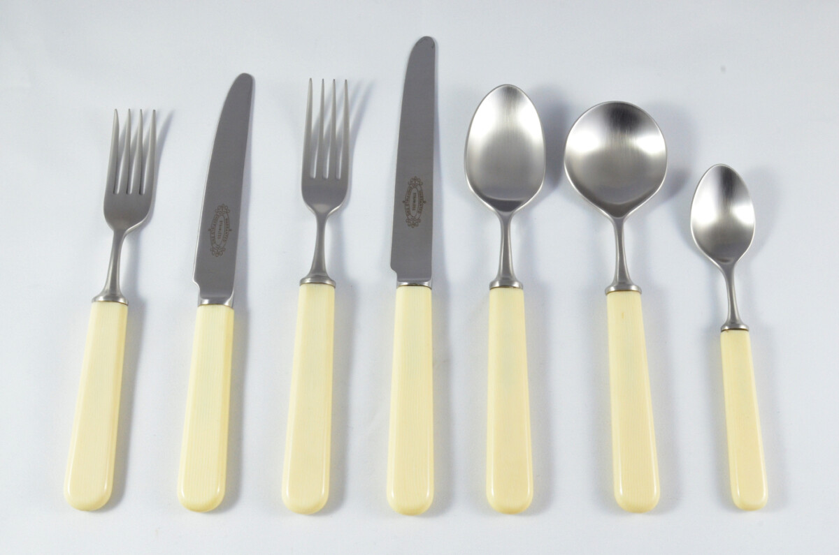 New Fantastic Genuine Cream Handle 7 Piece Place Setting Brushed Finish Made In Sheffield England