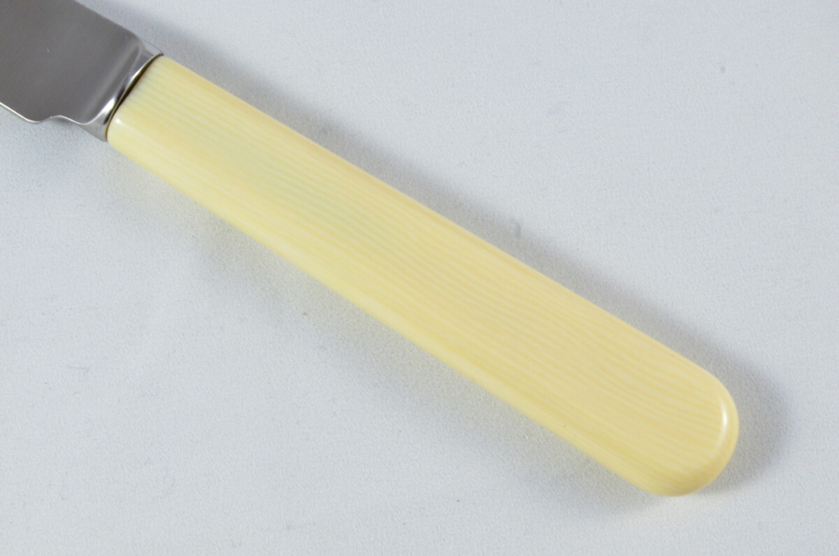 New Fantastic Genuine Cream Handle Table Knife Brushed Finish Made In Sheffield England - Image 2
