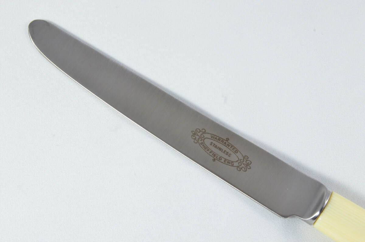 New Fantastic Genuine Cream Handle Table Knife Brushed Finish Made In Sheffield England - Image 3