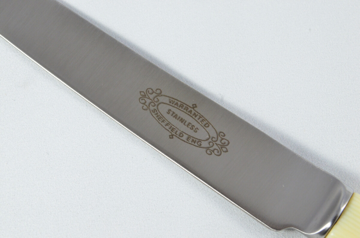 New Fantastic Genuine Cream Handle Table Knife Brushed Finish Made In Sheffield England - Image 4