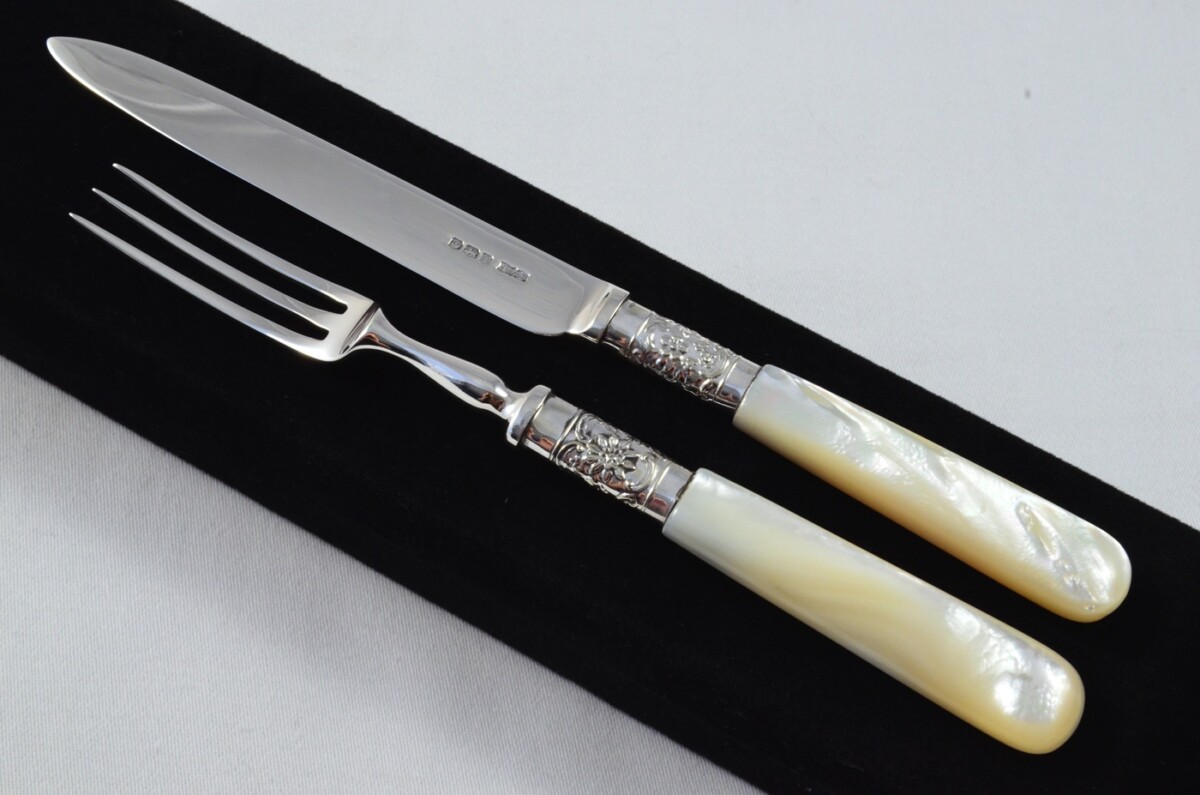 Solid Silver Antique Child Set - Mother of Pearl - Made in 1926 - Presentation Case