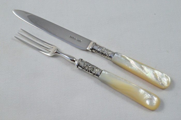 Solid Silver Antique Child Set - Mother of Pearl - Made in 1926 - Presentation Case - Image 2