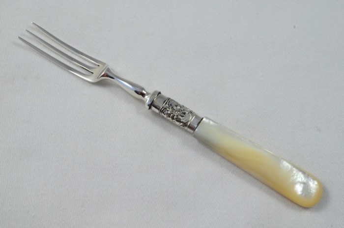 Solid Silver Antique Child Set - Mother of Pearl - Made in 1926 - Presentation Case - Image 4