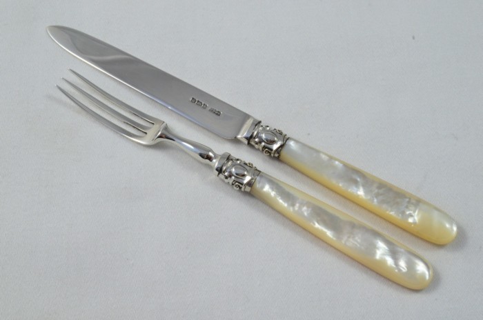 Solid Silver Antique Child Set - Mother of Pearl - Made in 1926 - Presentation Case - Image 2