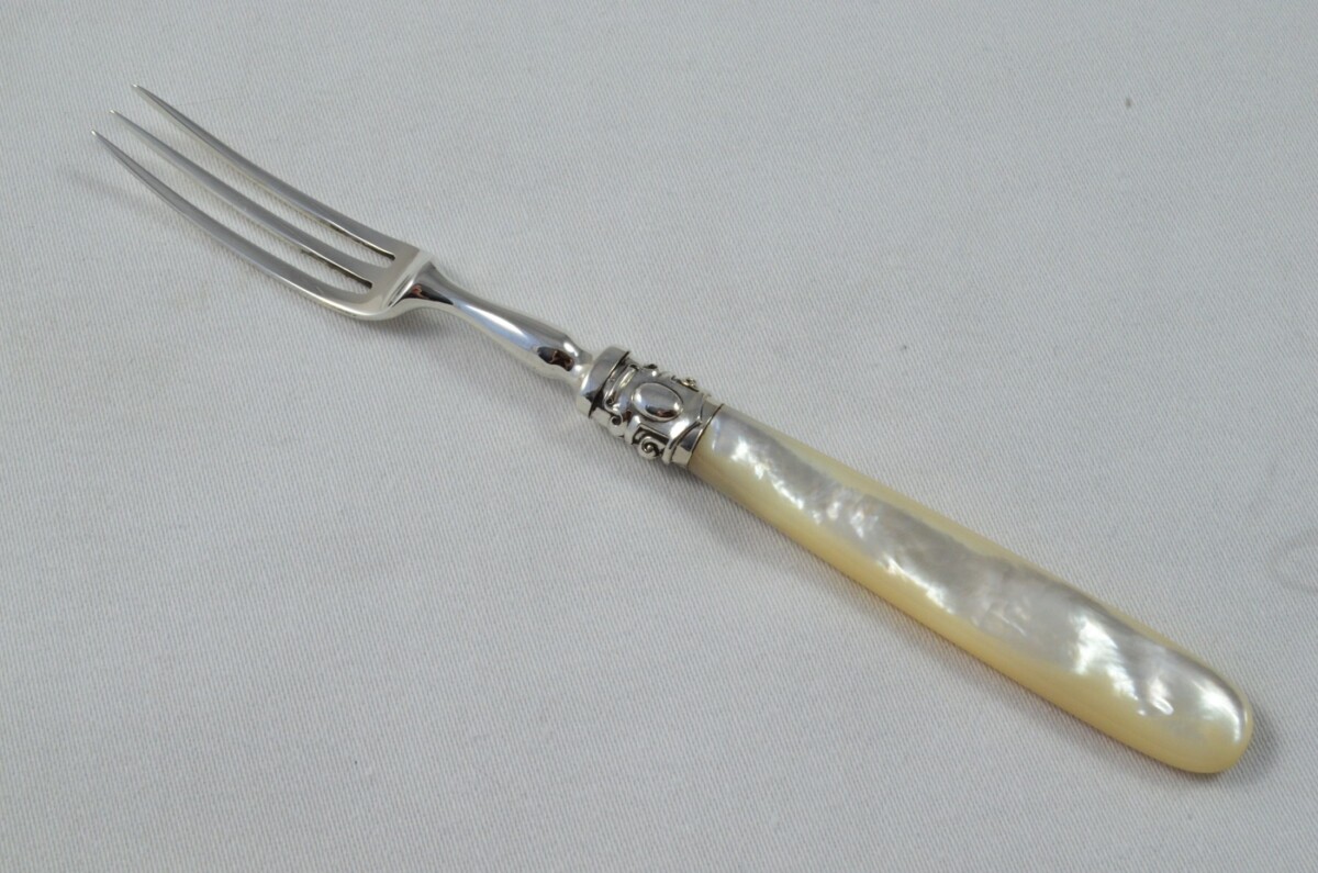 Solid Silver Antique Child Set - Mother of Pearl - Made in 1926 - Presentation Case - Image 4
