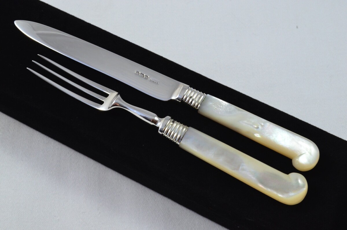 Solid Silver Antique Child Set - Mother of Pearl - Made in 1926 - Presentation Case