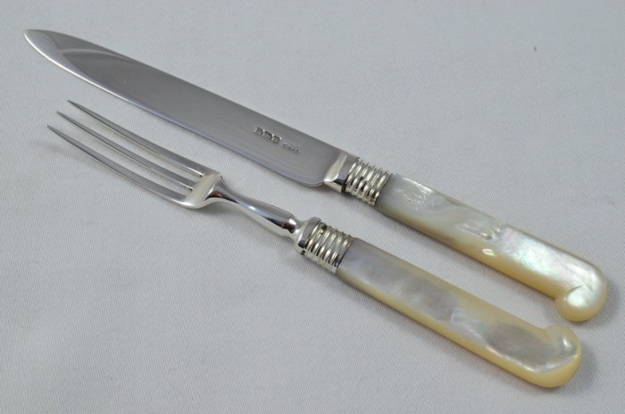Solid Silver Antique Child Set - Mother of Pearl - Made in 1926 - Presentation Case - Image 2