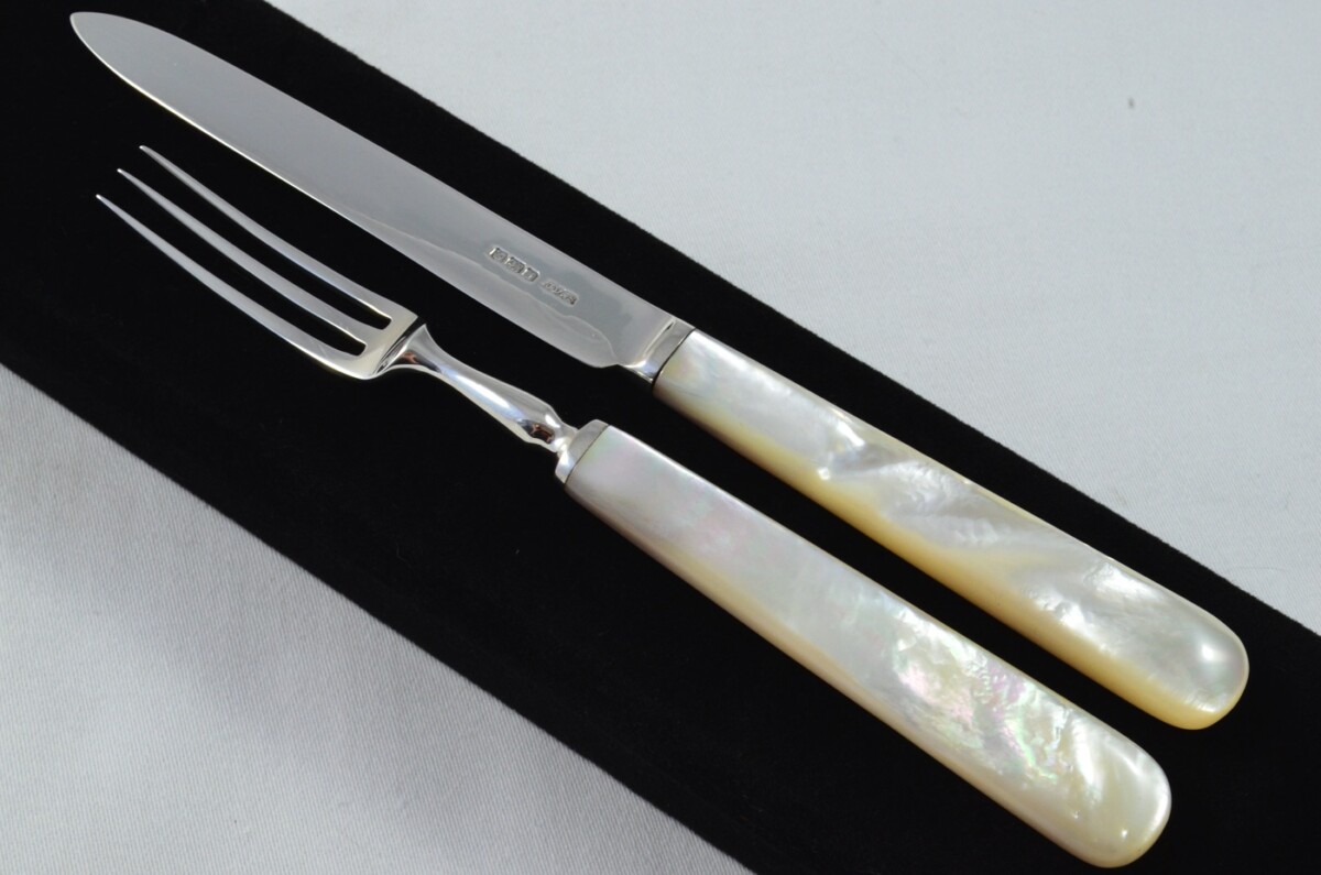 Solid Silver Antique Child Set - Mother of Pearl - Made in 1926 - Presentation Case