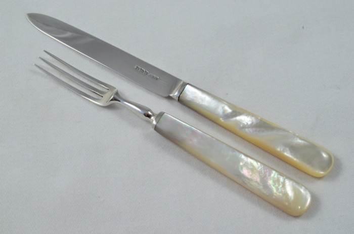 Solid Silver Antique Child Set - Mother of Pearl - Made in 1926 - Presentation Case - Image 2