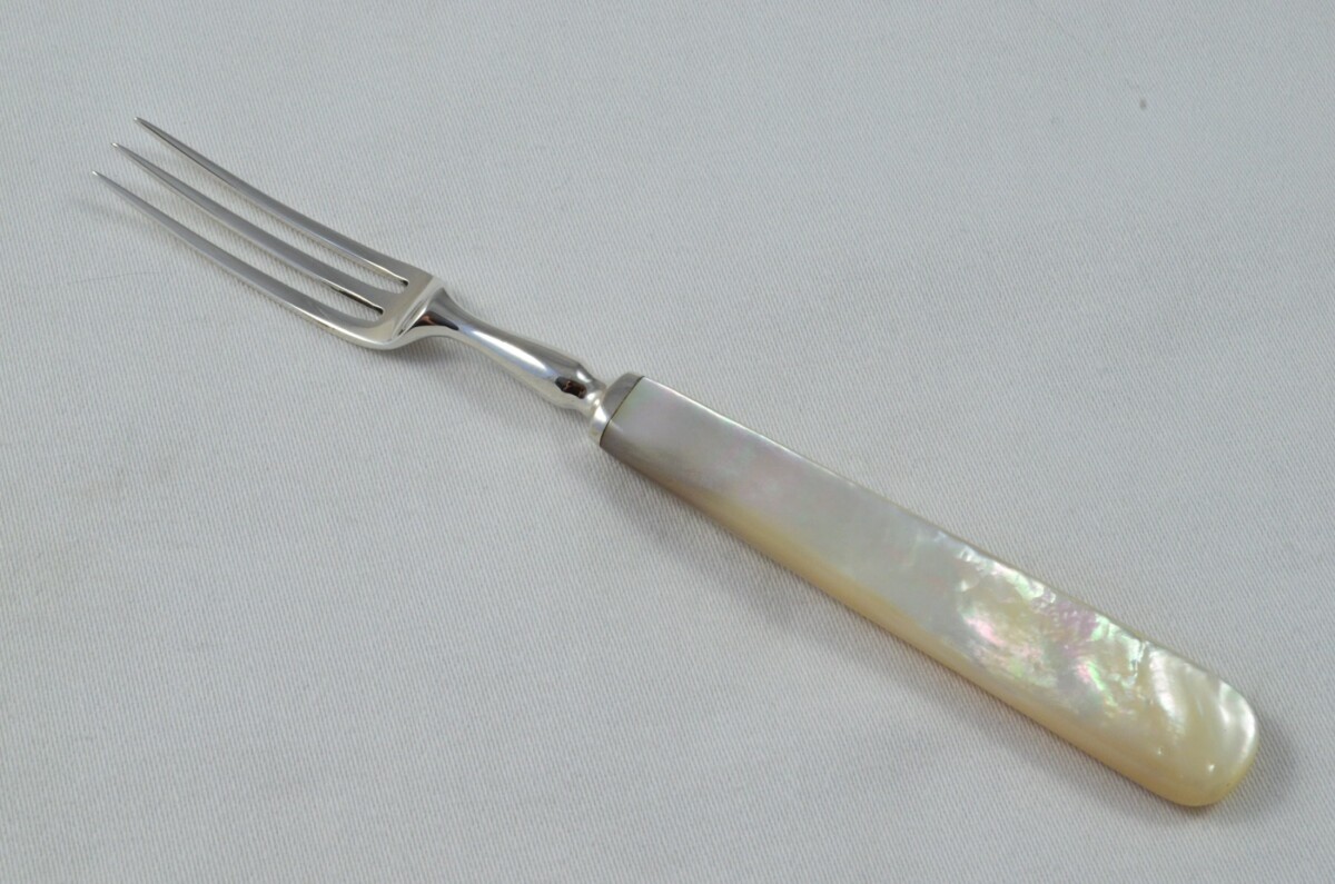 Solid Silver Antique Child Set - Mother of Pearl - Made in 1926 - Presentation Case - Image 4