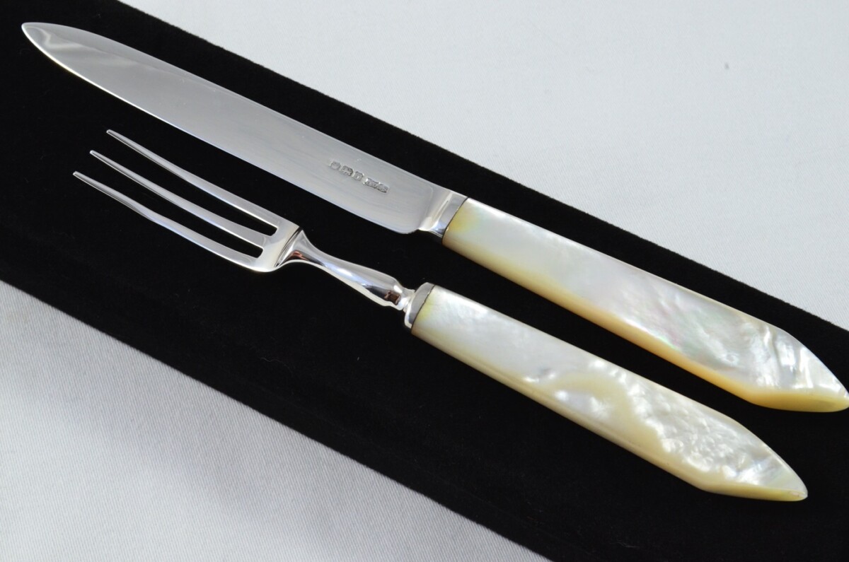 Solid Silver Antique Child Set - Mother of Pearl - Made in 1926 - Presentation Case