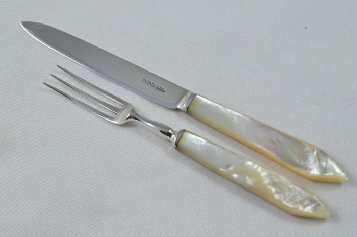 Solid Silver Antique Child Set - Mother of Pearl - Made in 1926 - Presentation Case - Image 2