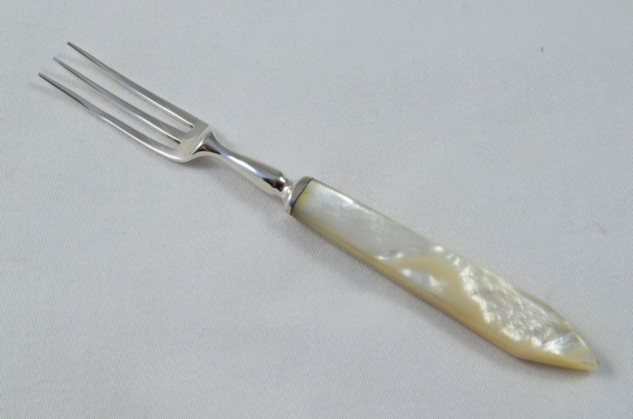 Solid Silver Antique Child Set - Mother of Pearl - Made in 1926 - Presentation Case - Image 4