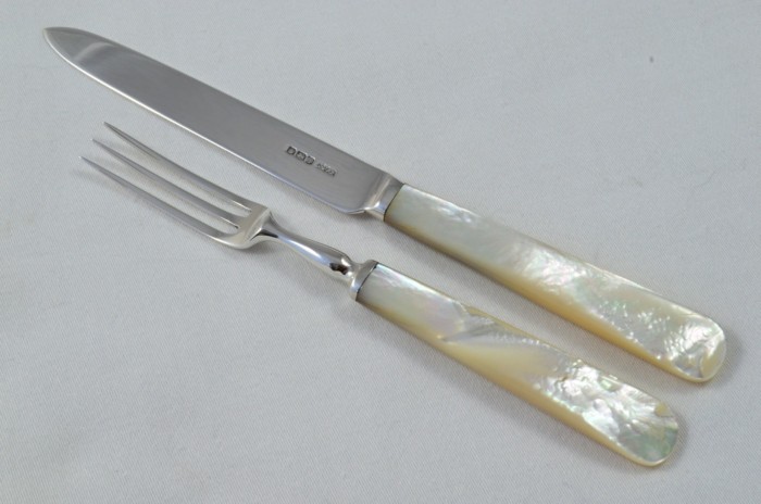 Solid Silver Antique Child Set - Mother of Pearl - Made in 1926 - Presentation Case - Image 2