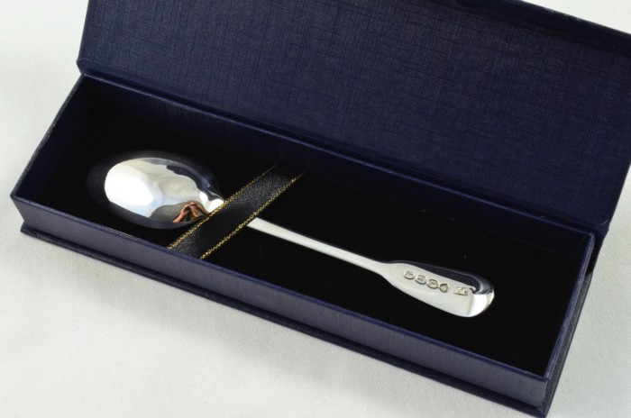 William Chawner London Solid Silver Antique Christening Spoon - Old English Fiddle Pattern - Made in 1831 - Presentation Case - Image 2