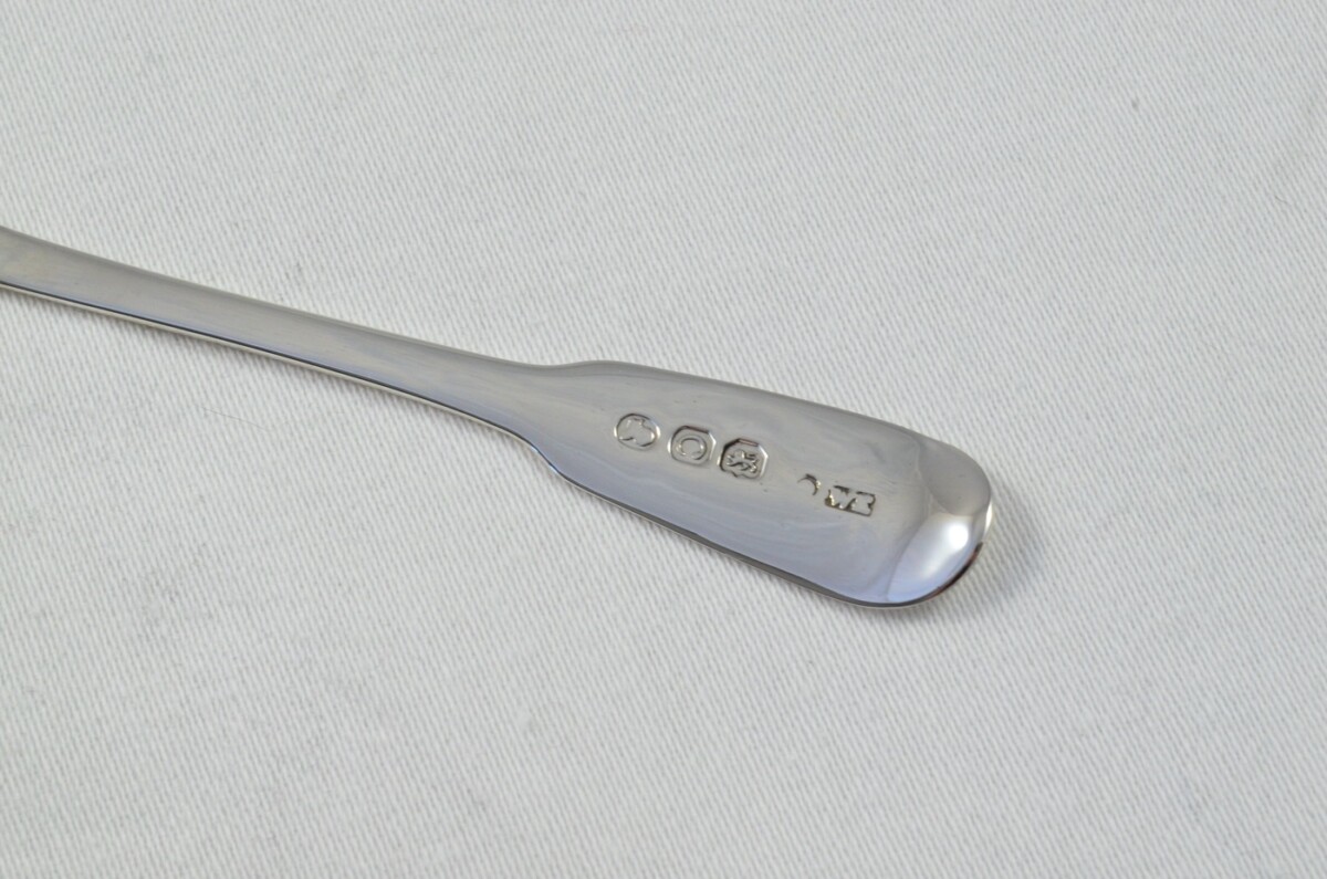 London Solid Silver Antique Christening Spoon - Old English Fiddle Pattern - Made in 1798 - Presentation Case - Image 3