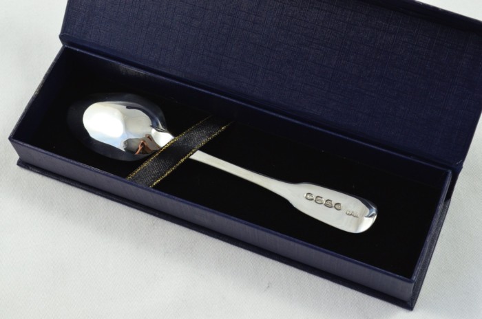 William Bateman London Solid Silver Antique Christening Spoon - Old English Fiddle Pattern - Made in 1824 - Presentation Case - Image 2