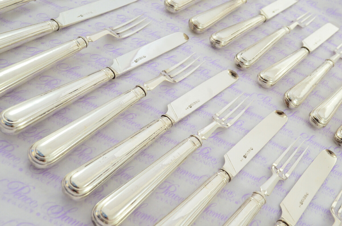OLD ENGLISH 12 PAIRS STERLING SILVER HANDLED AND BLADED KNIVES & FORKS LONDON 1888 - Image 4