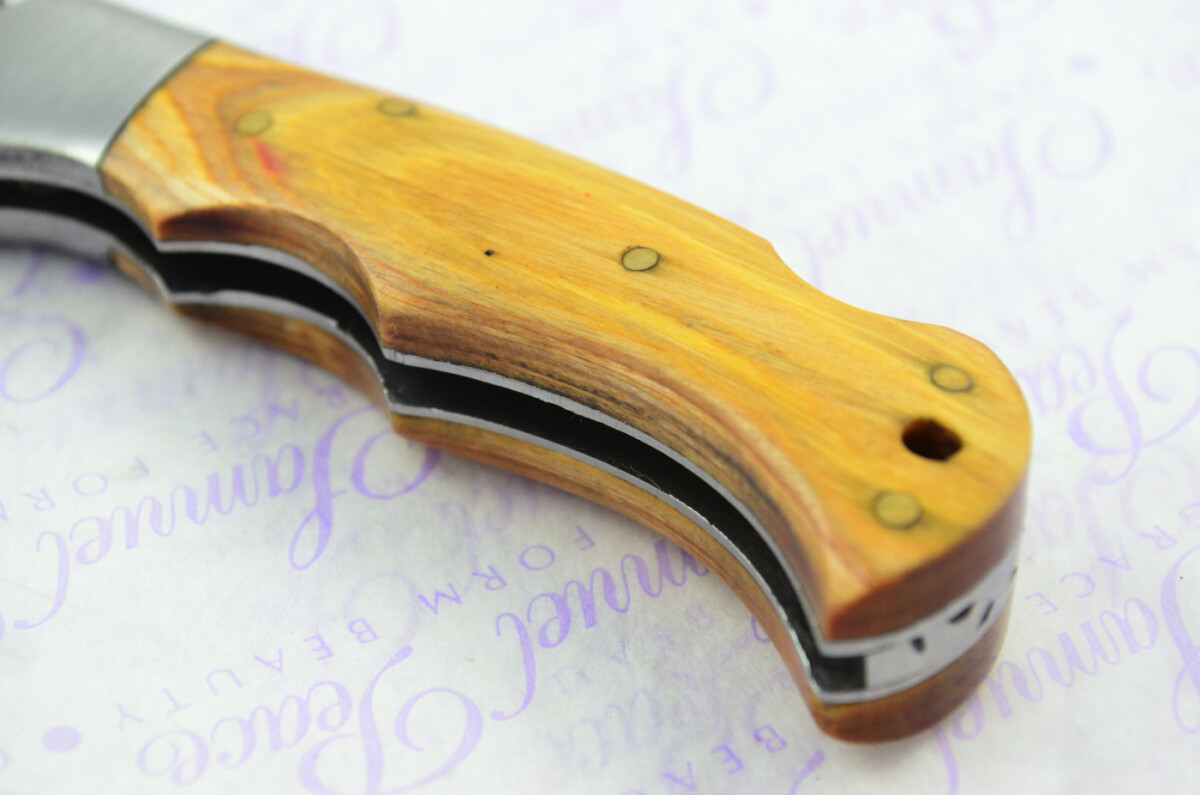A Handmade Damascus Steel Pocket Knife - Oak Laminate Wood Scales - Image 3