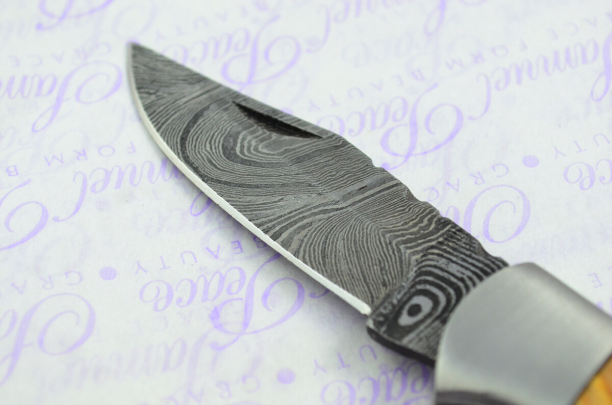 A Handmade Damascus Steel Pocket Knife - Oak Laminate Wood Scales - Image 4