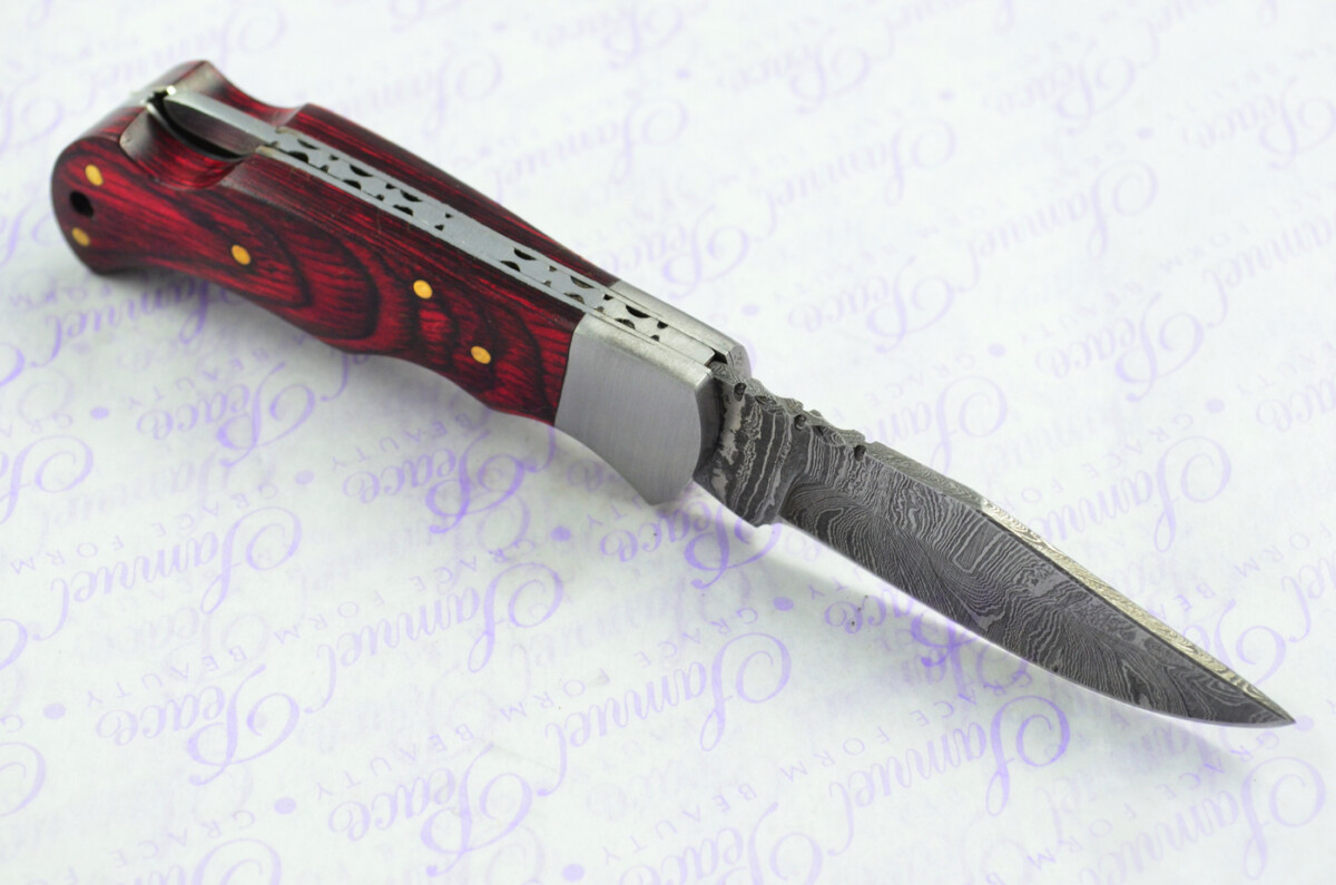 A Handmade Damascus Steel Pocket Knife - Maroon & Black Laminate Wood Scales - Image 3