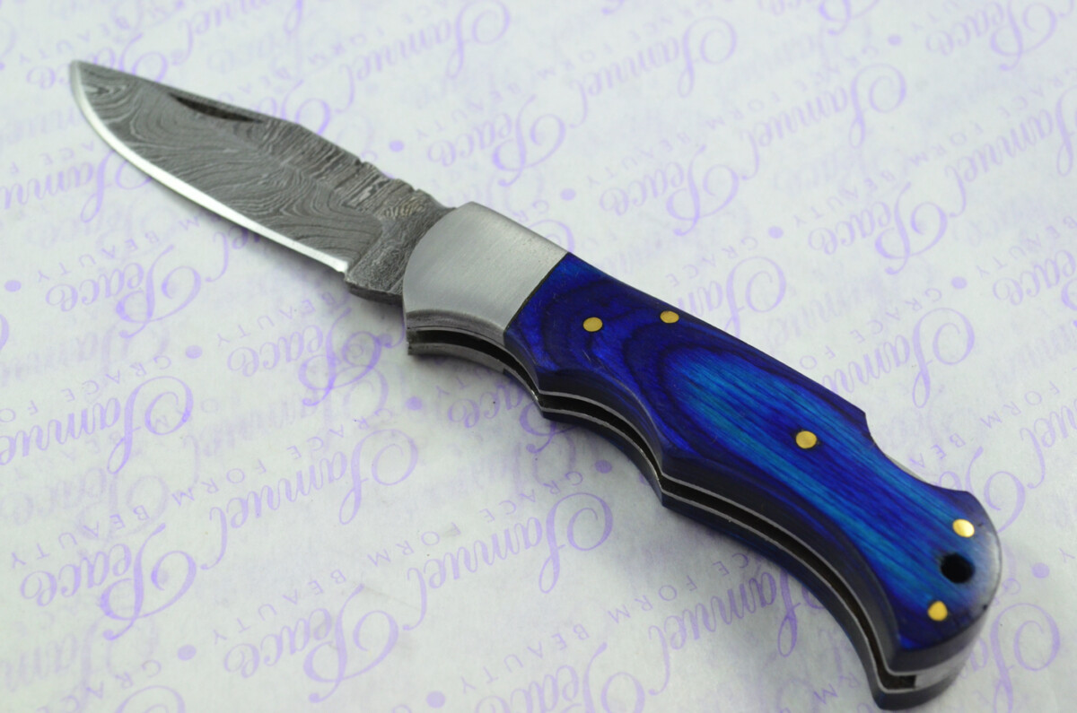 A Handmade Damascus Steel Pocket Knife - Blue Laminate Wood Scales - Image 2