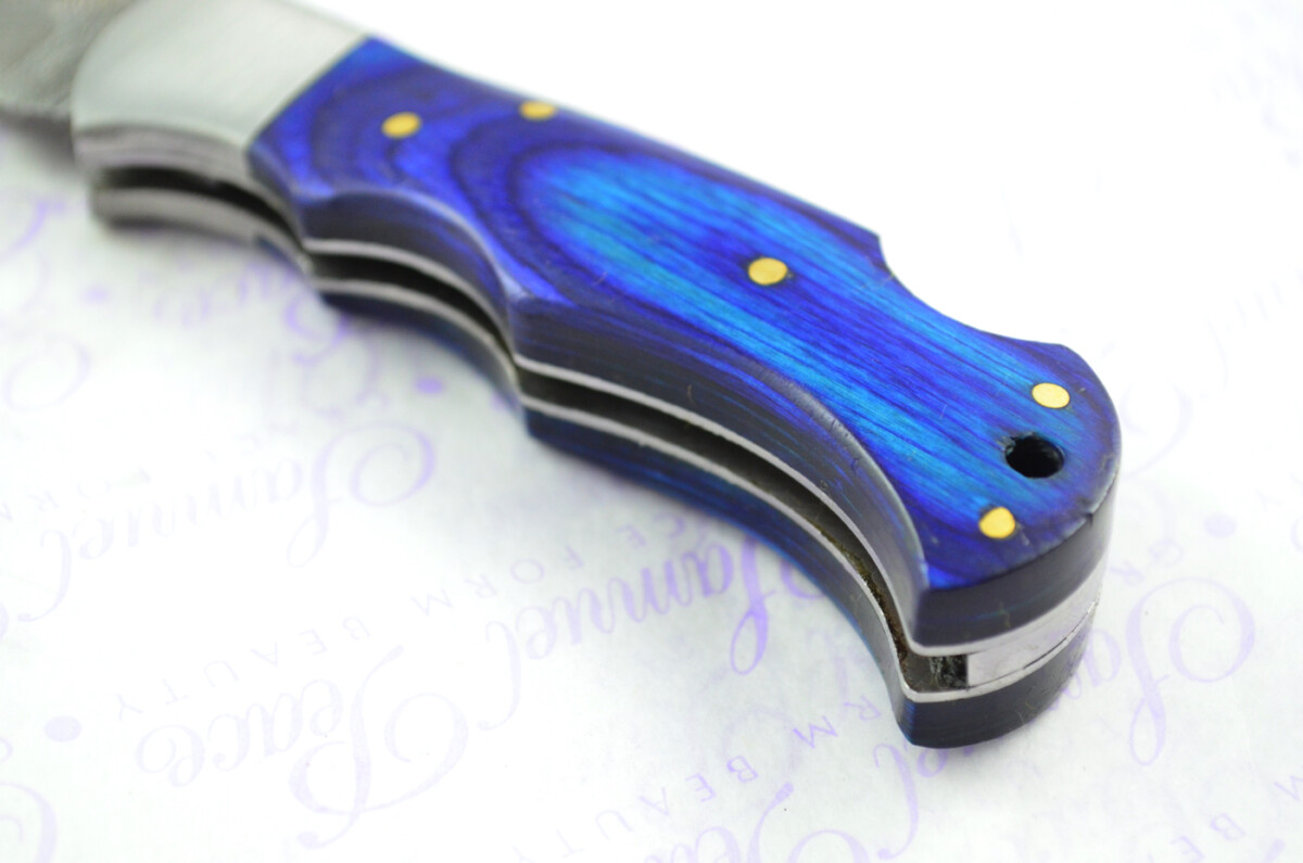 A Handmade Damascus Steel Pocket Knife - Blue Laminate Wood Scales - Image 3