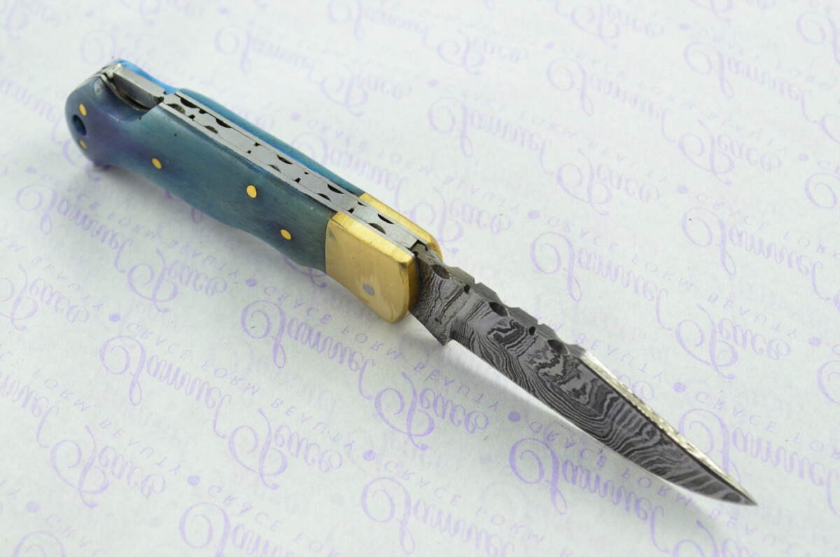 A Handmade Damascus Steel Pocket Knife - Blue Camel Scales - Image 5