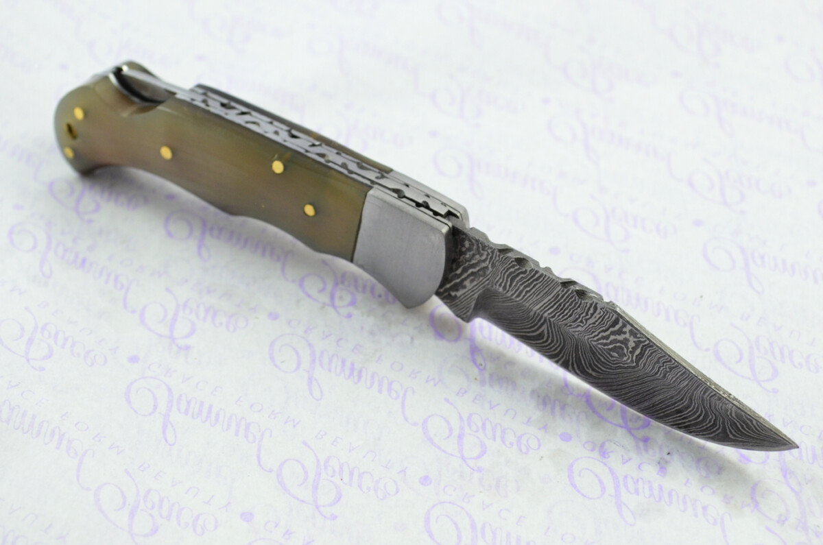 A Handmade Damascus Steel Pocket Knife - Buffalo Horn Scales - Image 5